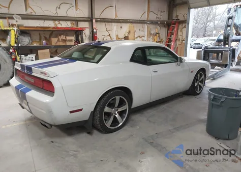 2011 Dodge Challenger Srt8 z USA, uszkodzony, nr VIN 2B3CJ7DJ2BH505205